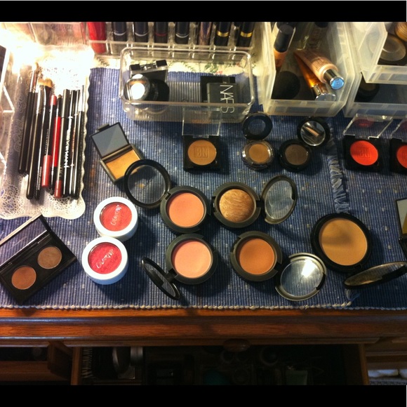 Meet your Posher, Lisa - Picture 2 of 2